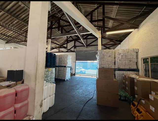 2,092M² WAREHOUSE FOR SALE IN ARCADIA